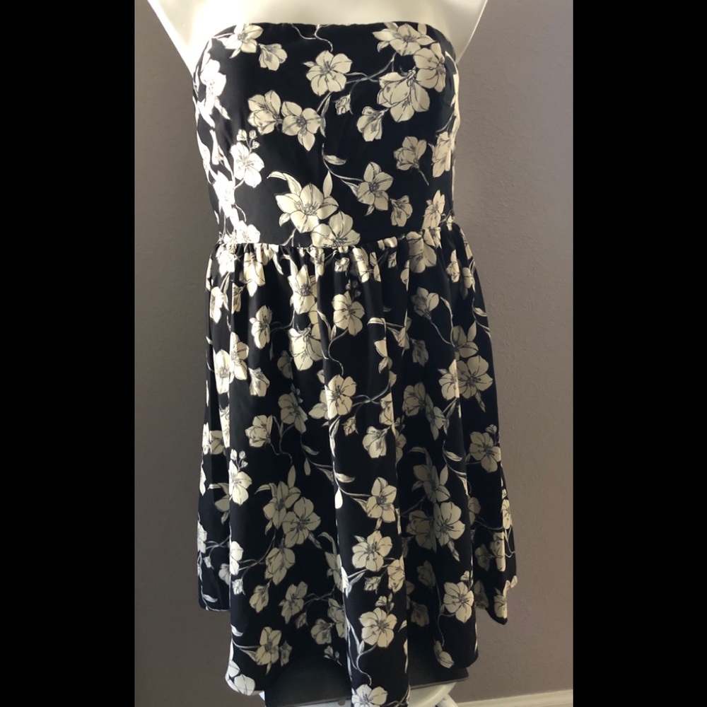 Side zipped black/white floral strapless dress- 2X